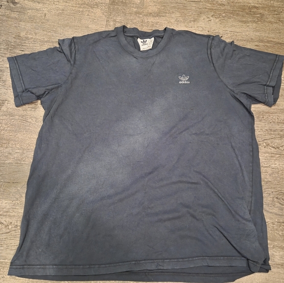 Adidas mens 2XL hand dyed dark blue tee with small embroidered logo - Picture 3 of 6